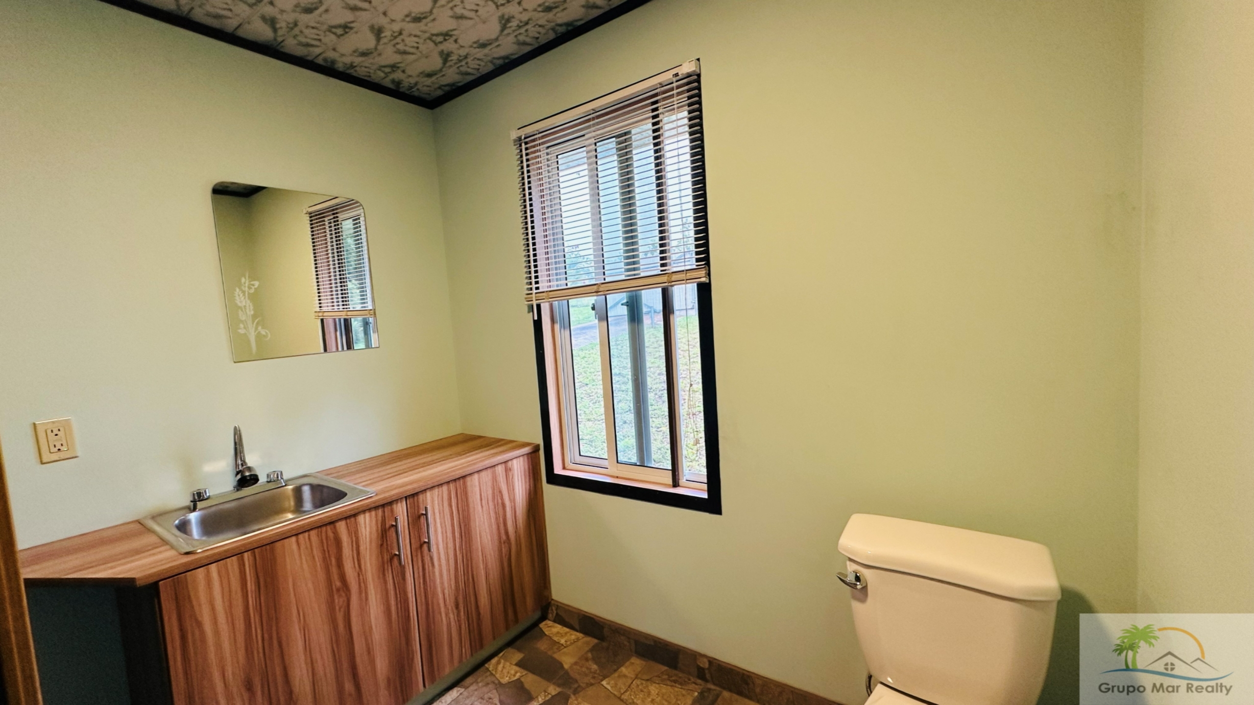Belize Home For Sale in Duck Run 2