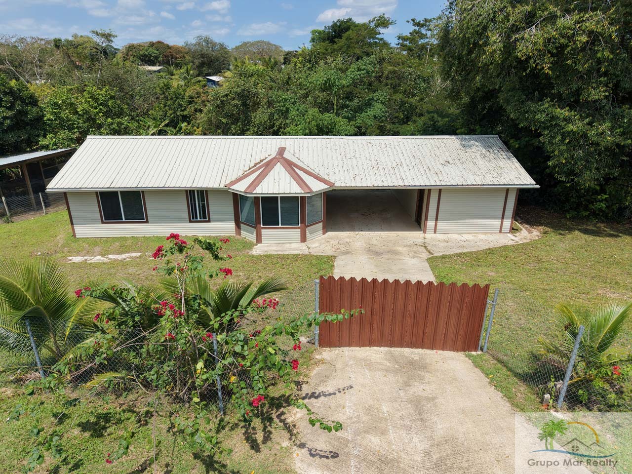 Belize Home For Sale in Duck Run 2