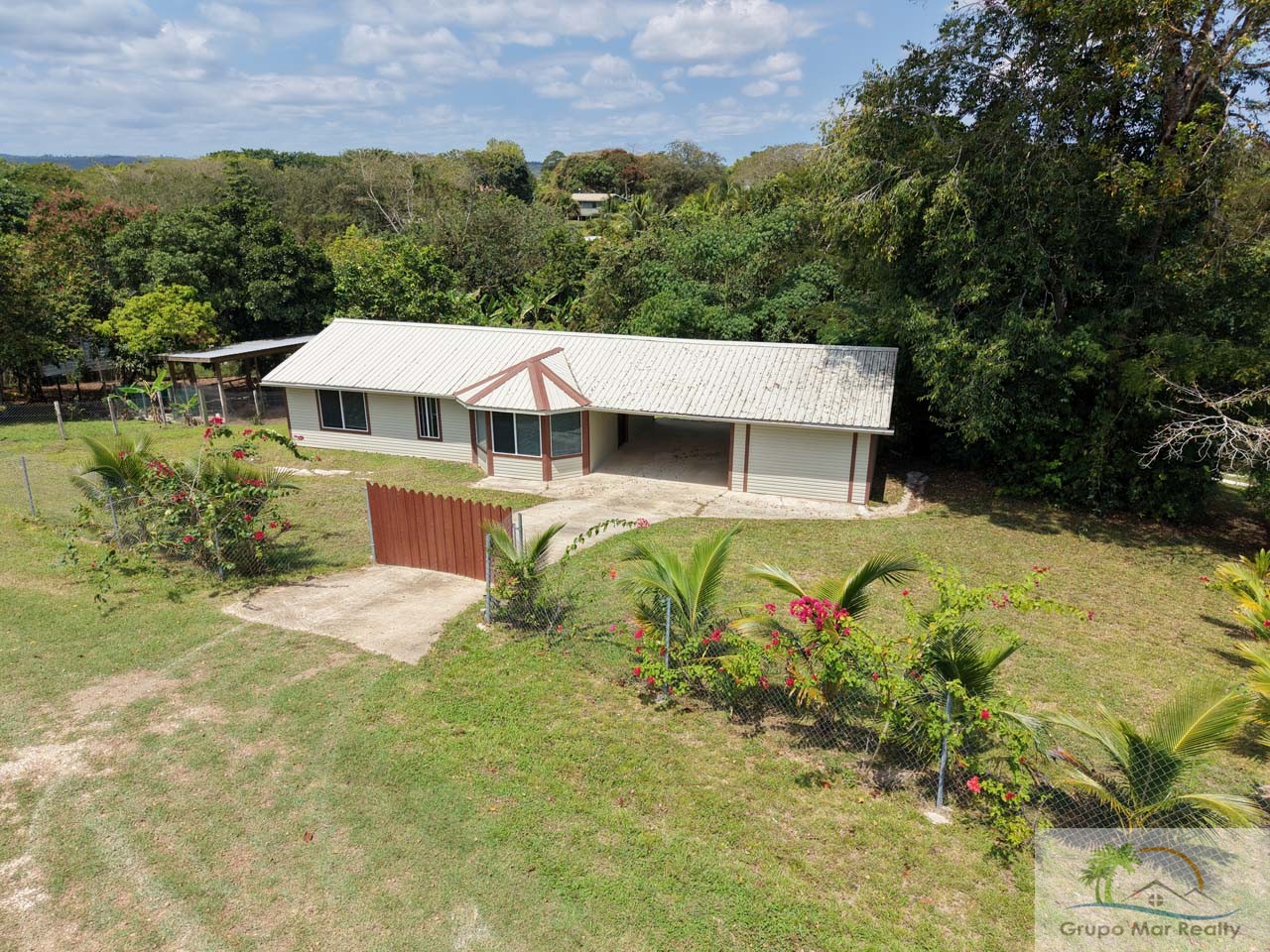 Belize Home For Sale in Duck Run 2