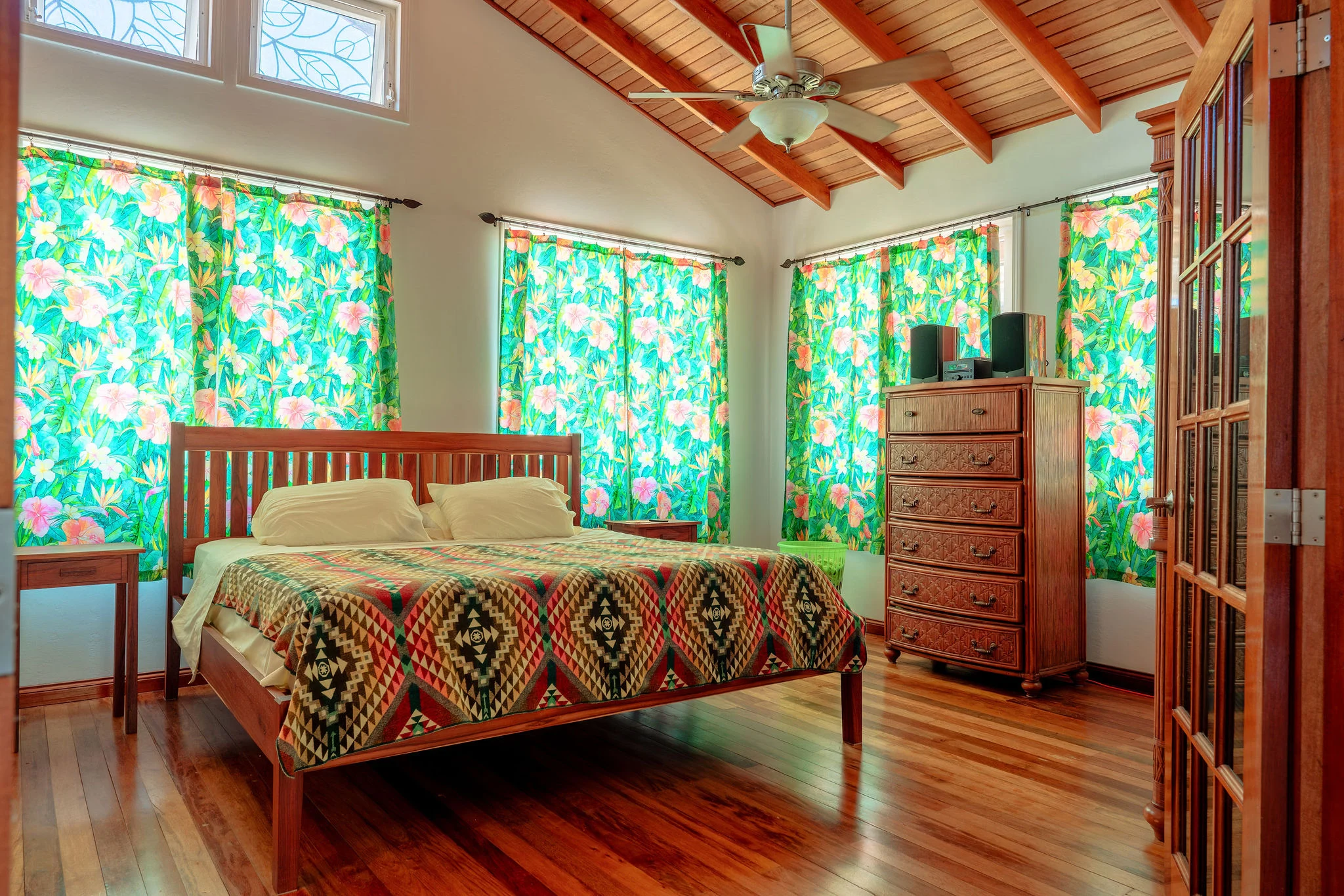 Home with Guest Cottage on 1.4 Acres
